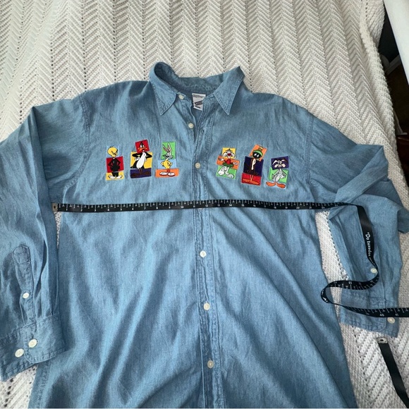 Vintage 1998 Warner Bros chambray shirt with Looney Tune Characters- medium - Picture 5 of 5